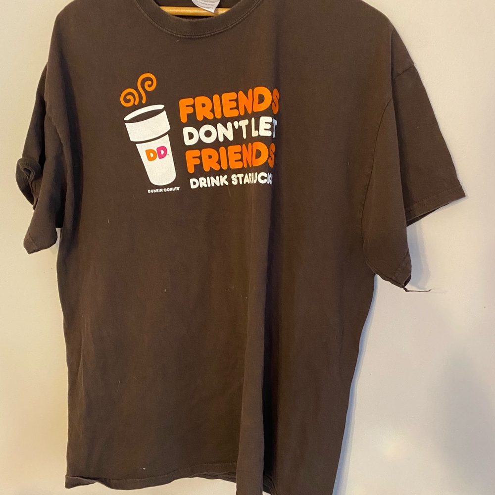 Dunkin Doughnuts tshirt Friends don’t let friends drink Starbucks adult large